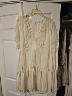 Torrid - Festi Cream Tiered Mini Dress with Lace & Mesh Sleeves